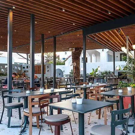 Sellada Hotel Perissa (Santorini)
