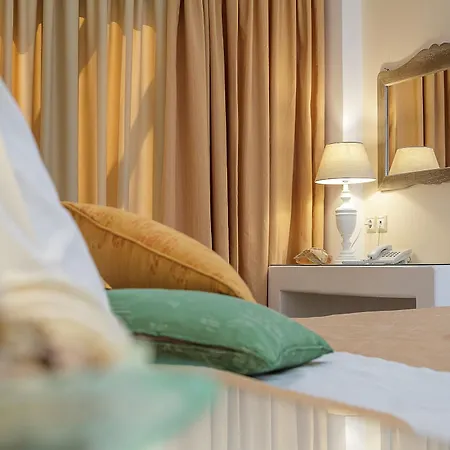Sellada Hotel Perissa (Santorini)
