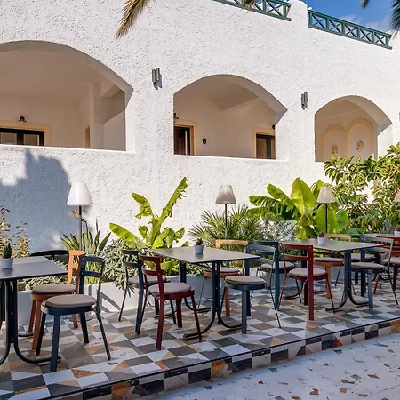 Sellada Perissa (Santorini)