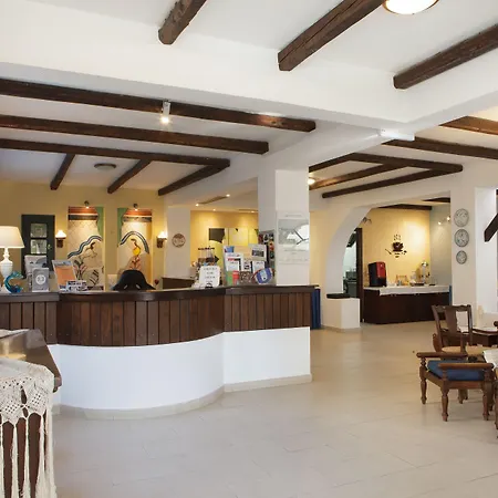 Sellada Otel Perissa (Santorini)