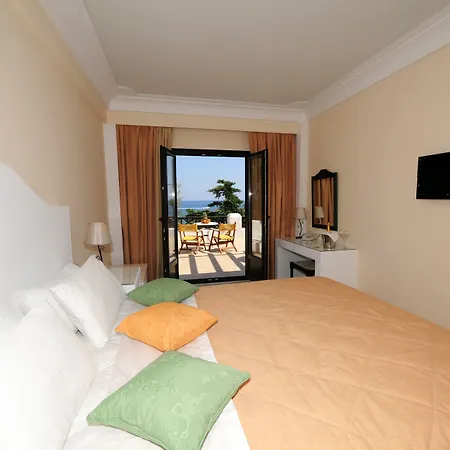 Sellada Otel Perissa (Santorini)