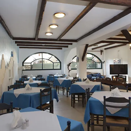 Sellada Hotel Perissa (Santorini)