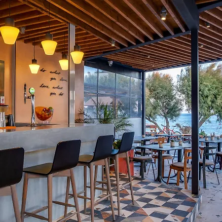 Sellada 4* Perissa (Santorini)