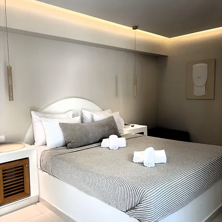 Sellada Hotel Perissa (Santorini)