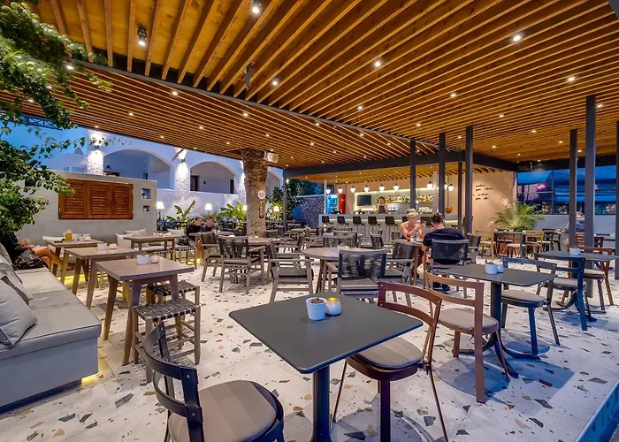 Sellada Hotell Perissa (Santorini)