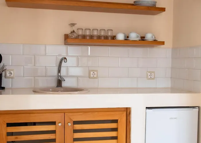 Sellada Hotell Perissa (Santorini)