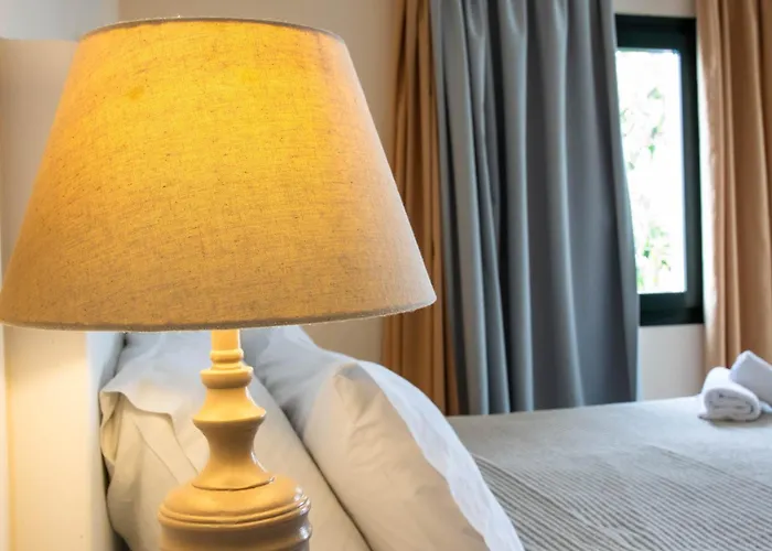 Sellada Hotell Perissa (Santorini)