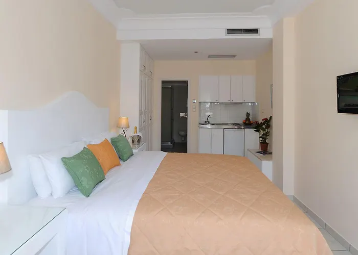 Sellada Hotell Perissa (Santorini)